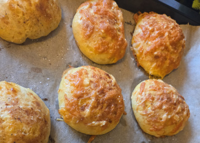 Fertige Käsebrötchen